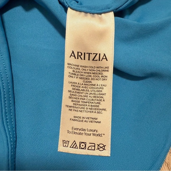 Aritzia Original Contour '90s Tank, Splash Blue - Picture 9 of 9